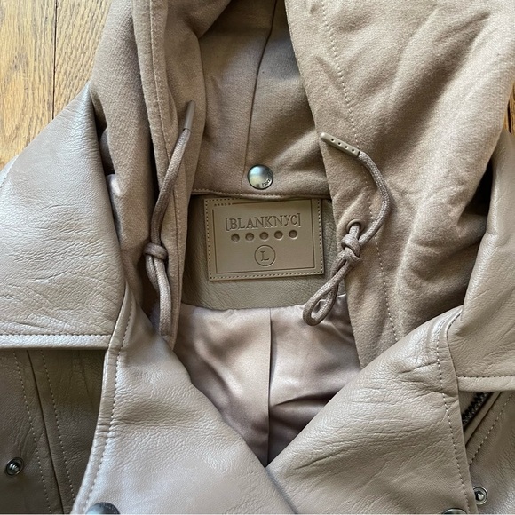NEw Blank NYC Moto Jacket Taupe Vegan Leather Crop 61C-9078NO Size Large NWT - Picture 3 of 7